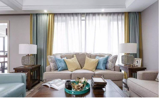 【家居窗簾布藝加盟】家庭輕奢風(fēng)格窗簾，家居布藝的軟裝搭配技巧
