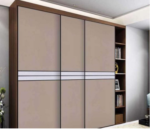 【定做整體衣柜加盟】一般衣柜門用什么材料，選購衣柜門有哪些注意事項