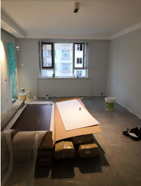 胡桃木家具：黑胡桃木色與墻面灰搭配，簡(jiǎn)約舒適彰顯個(gè)性時(shí)尚