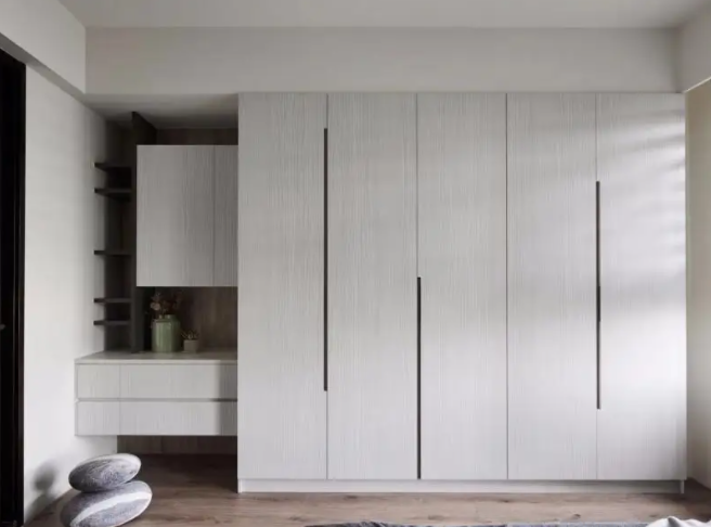 省錢(qián)衣柜做法技巧，衣柜怎么裝省錢(qián)實(shí)用？